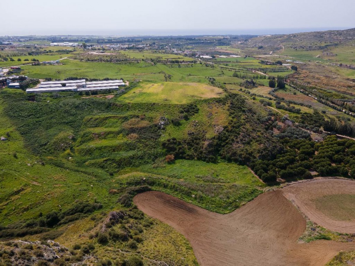 Land in Agia Varvara - Image 2