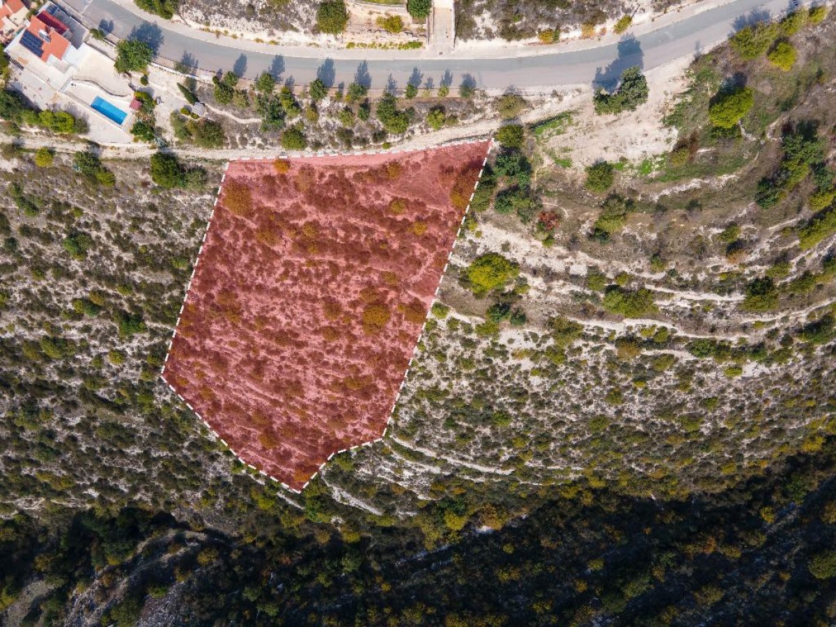Land in Tsada - Image 3