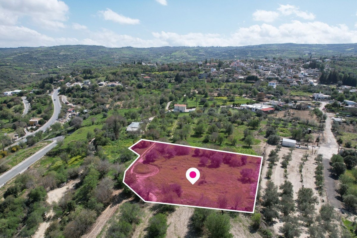 Land in Giolou - Image 3