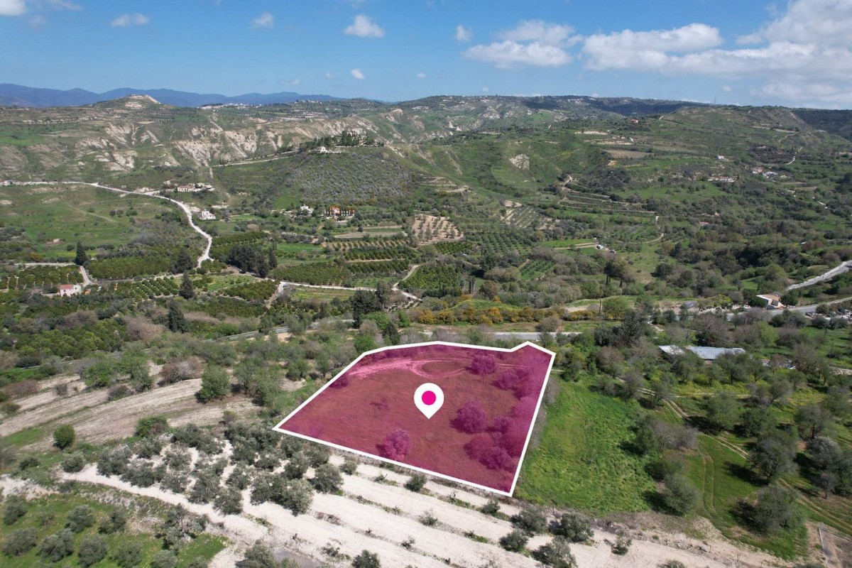 Land in Giolou - Image 4