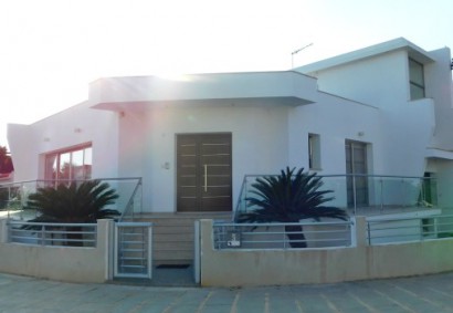 Kissonerga, Paphos Detached Villa For Sale | DT1368