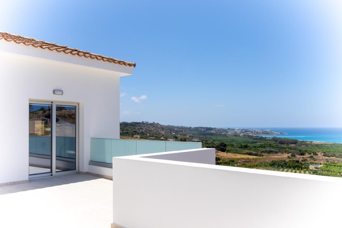 Detached Villa For Sale  in  Peyia