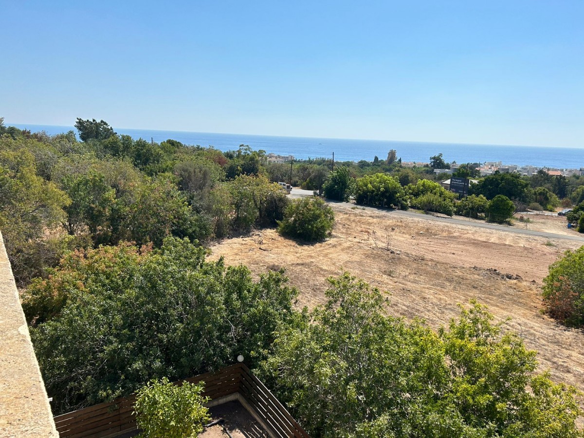 Hotel For Sale  in  Kissonerga