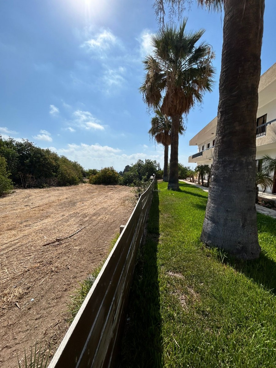 Hotel For Sale  in  Kissonerga
