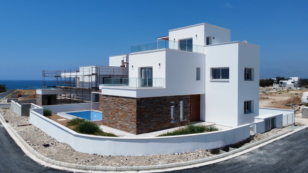 Detached Villa For Sale  in  Geroskipou