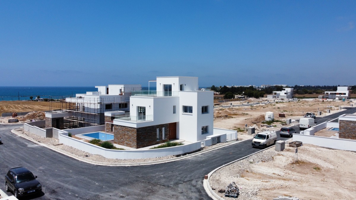 Detached Villa For Sale  in  Geroskipou