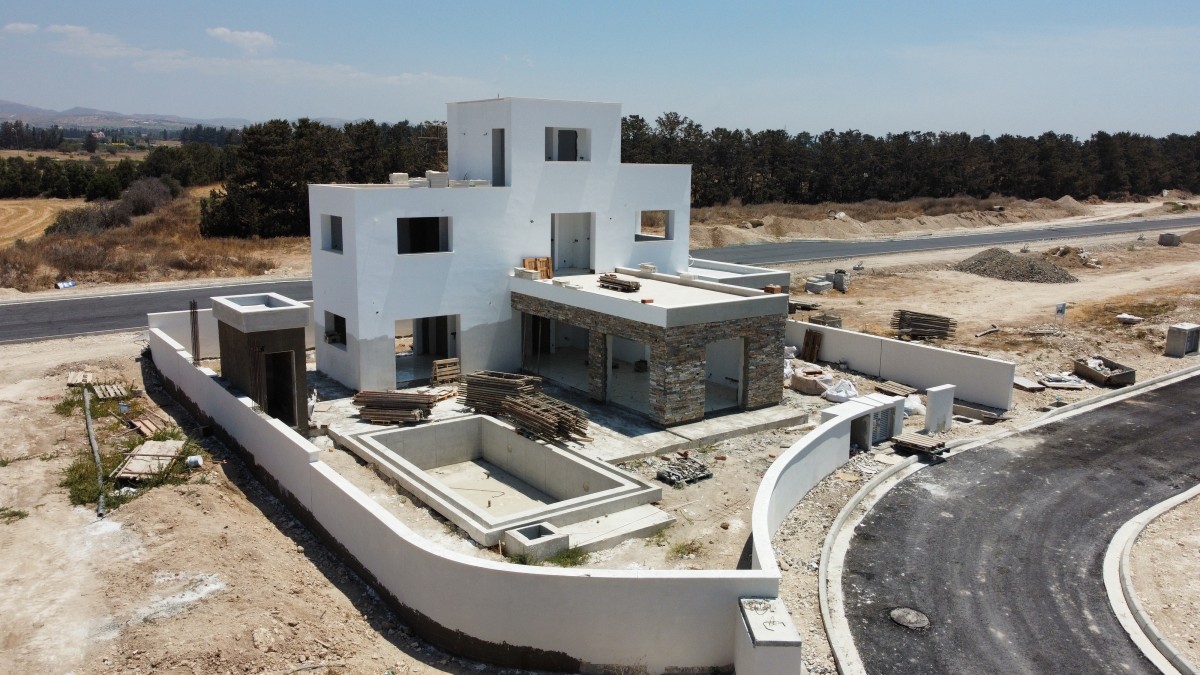 Detached Villa For Sale  in  Geroskipou