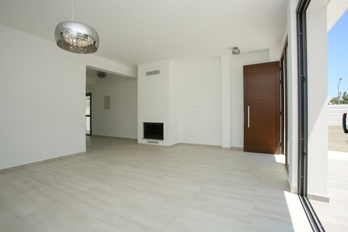 Semi Detached Villa For Sale  in  Mesogi