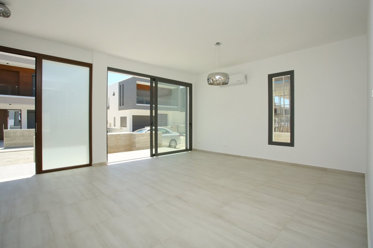 Semi Detached Villa For Sale  in  Mesogi