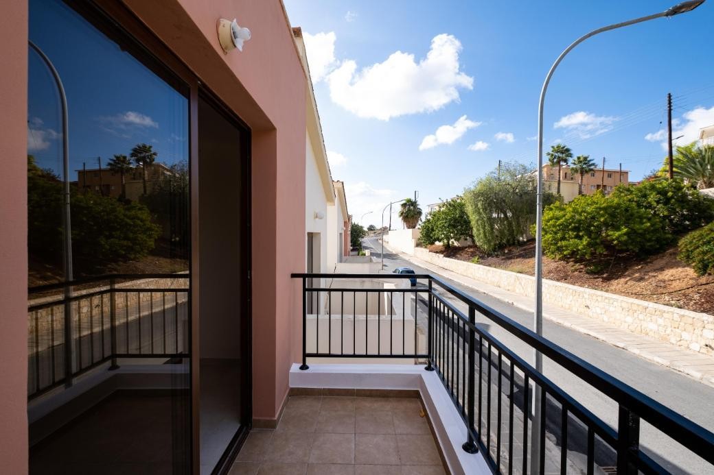 Town House For Sale  in  Peyia
