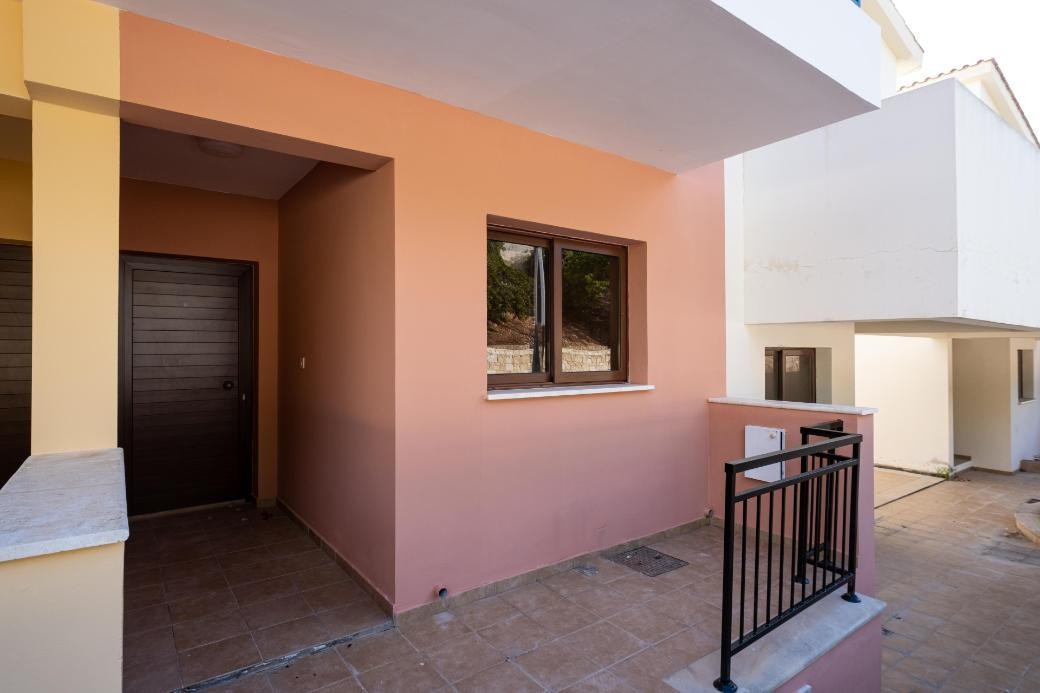 Town House For Sale  in  Peyia