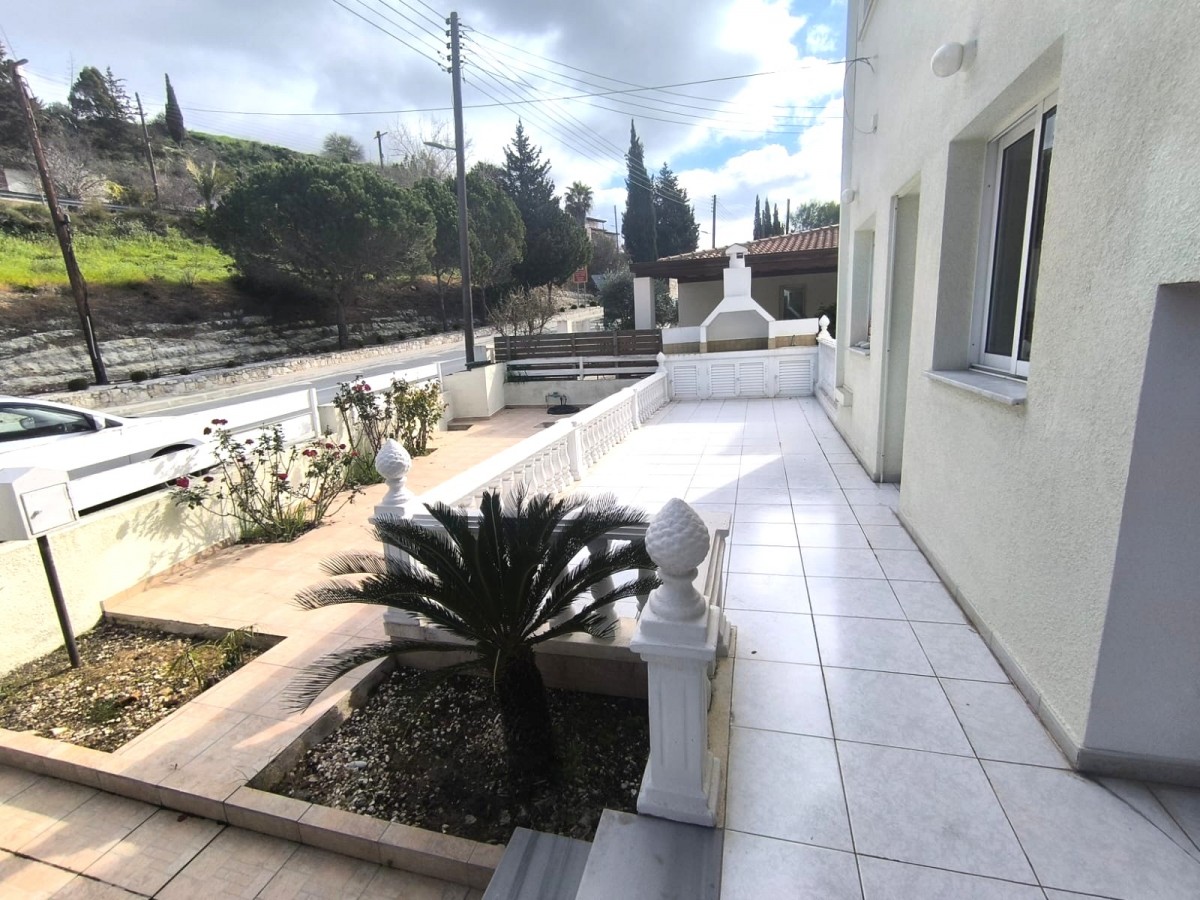 Detached Villa For Sale  in  Tsada