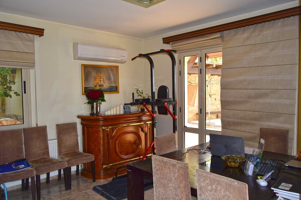 Detached Villa For Sale  in  Geroskipou