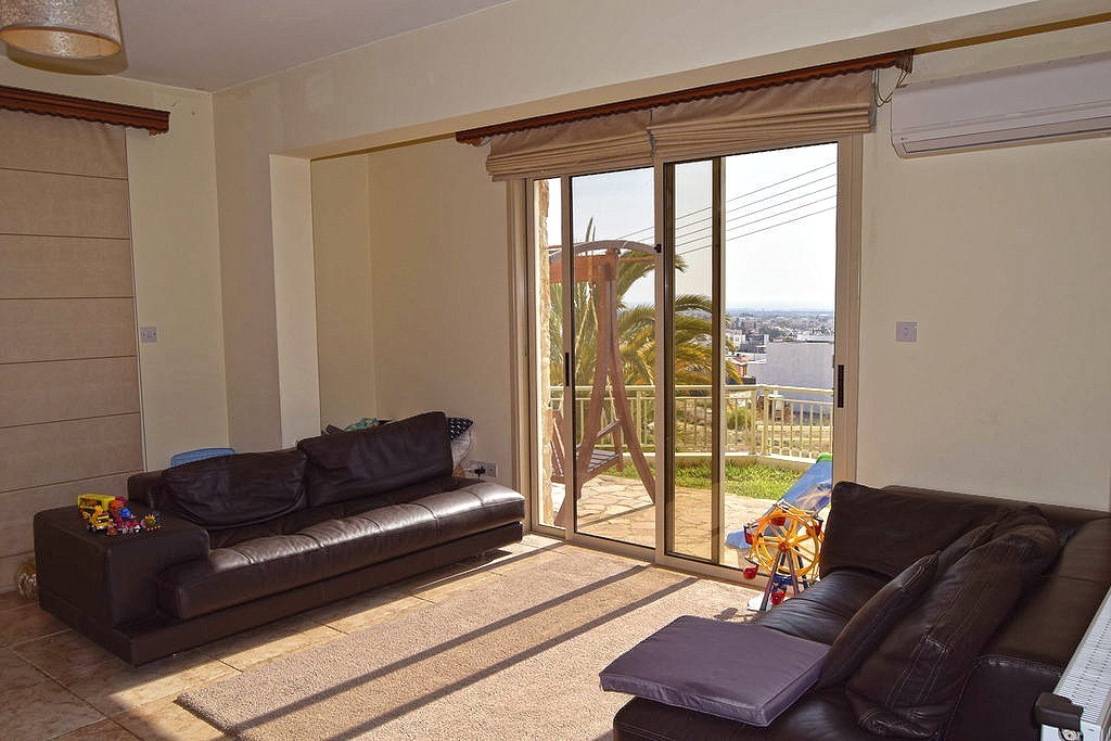 Detached Villa For Sale  in  Geroskipou