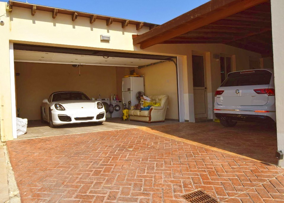 Detached Villa For Sale  in  Geroskipou