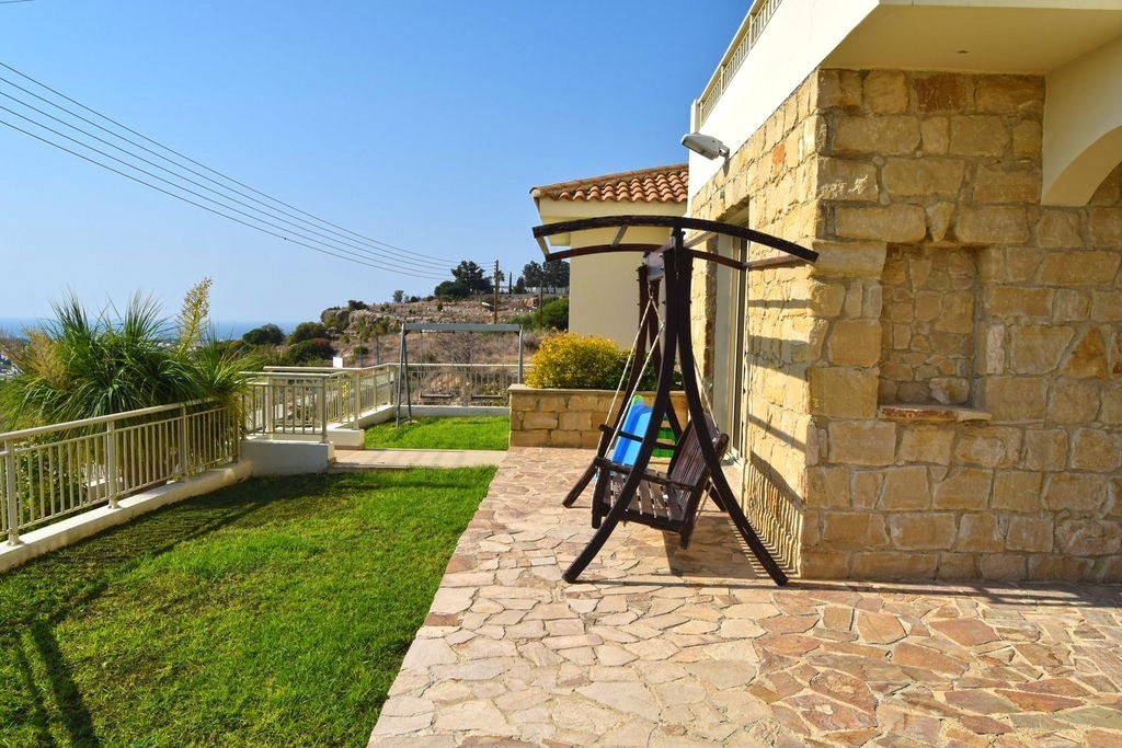 Detached Villa For Sale  in  Geroskipou