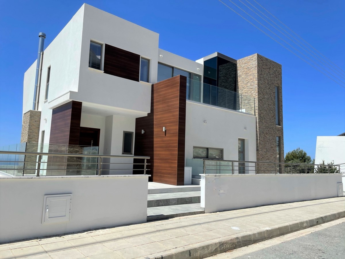 Detached Villa For Sale  in  Geroskipou