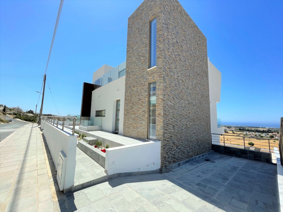 Detached Villa For Sale  in  Geroskipou