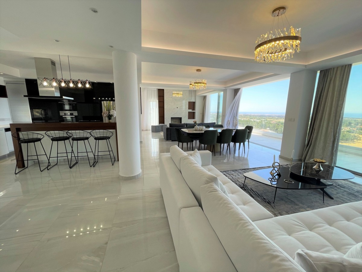 Detached Villa For Sale  in  Geroskipou