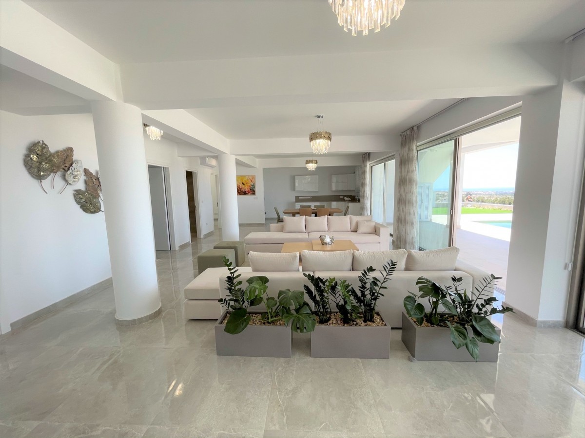 Detached Villa For Sale  in  Geroskipou