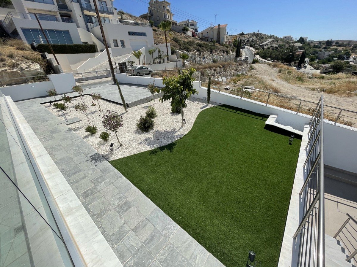 Detached Villa For Sale  in  Geroskipou