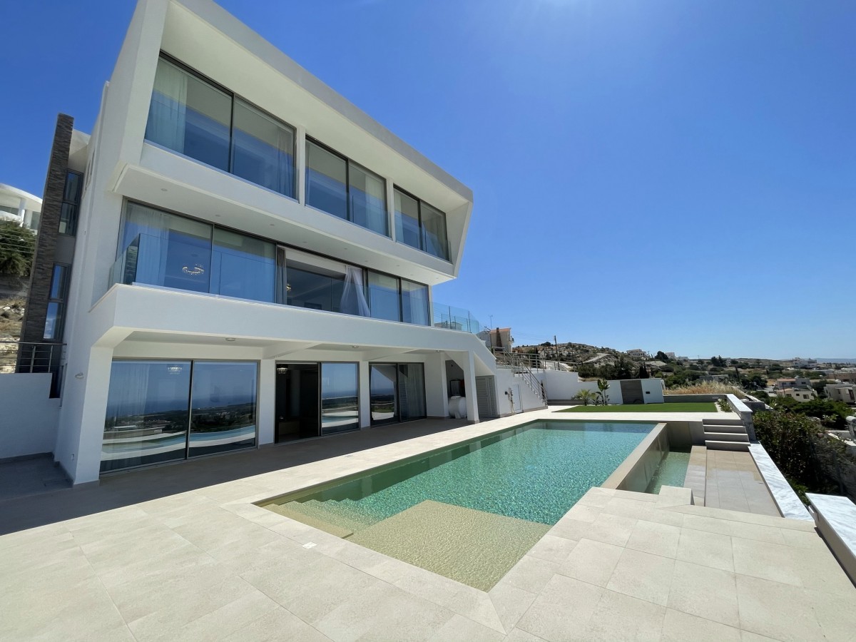 Detached Villa For Sale  in  Geroskipou