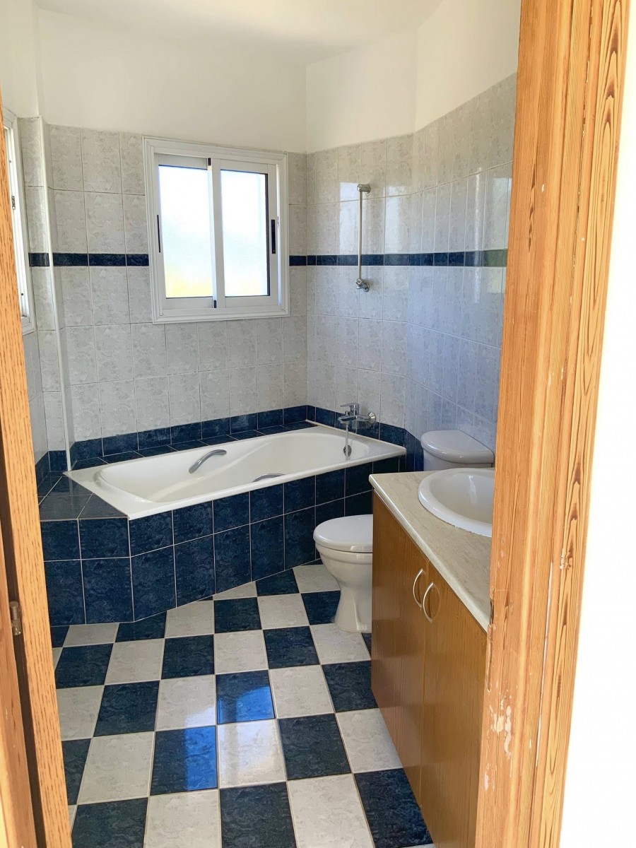 Detached Villa For Sale  in  Drouseia