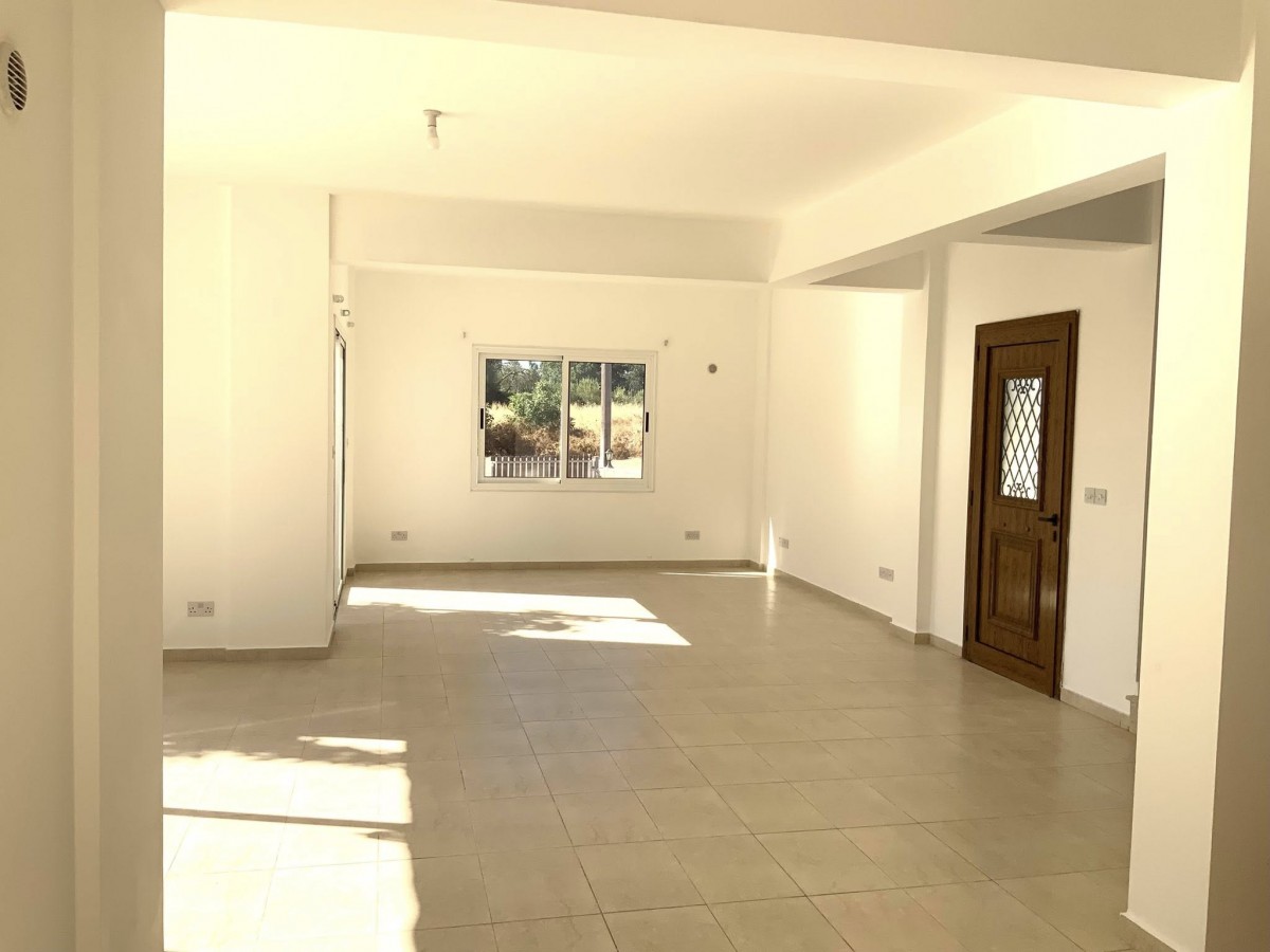 Detached Villa For Sale  in  Drouseia