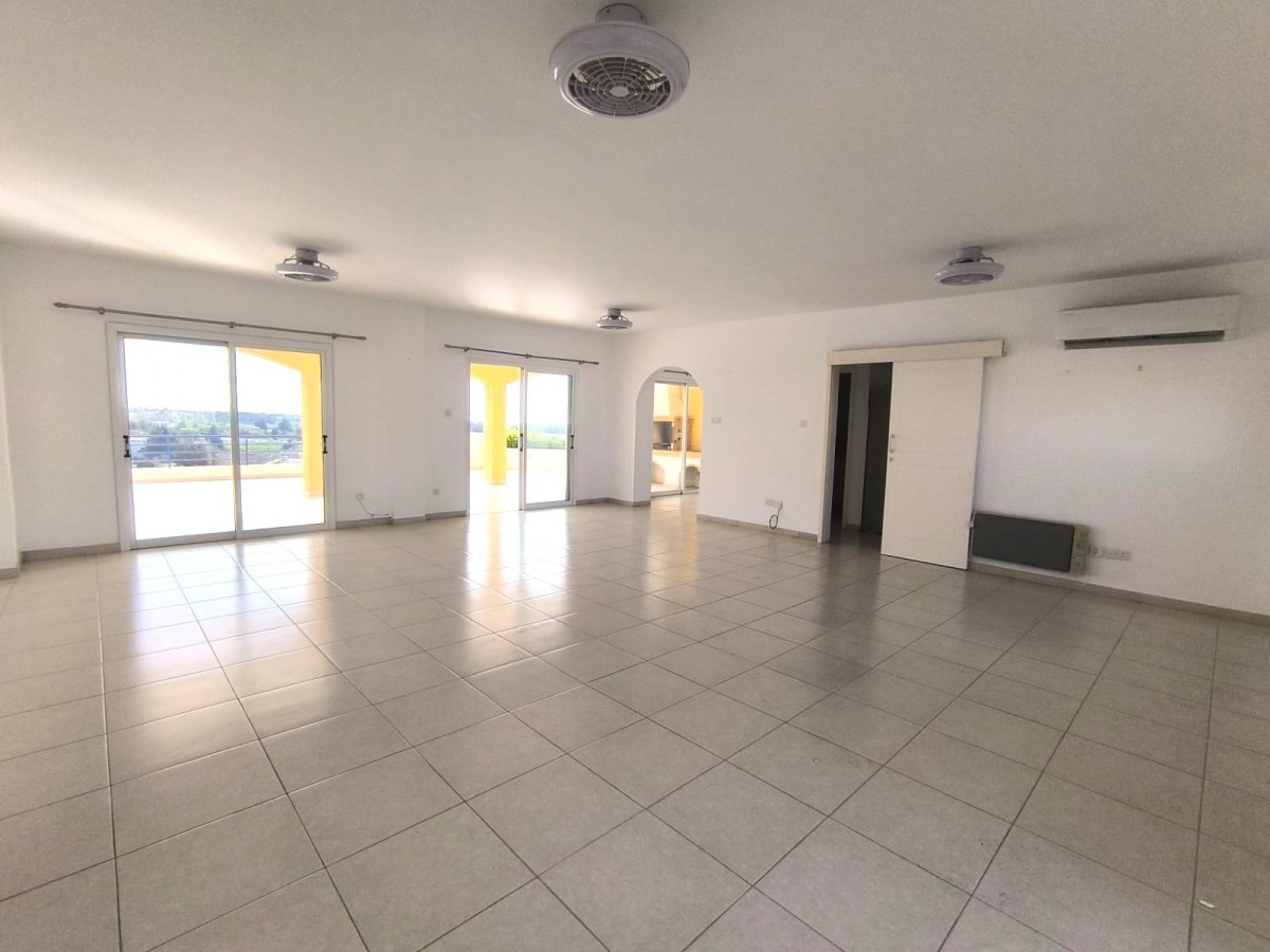 Penthouse For Sale  in  Geroskipou