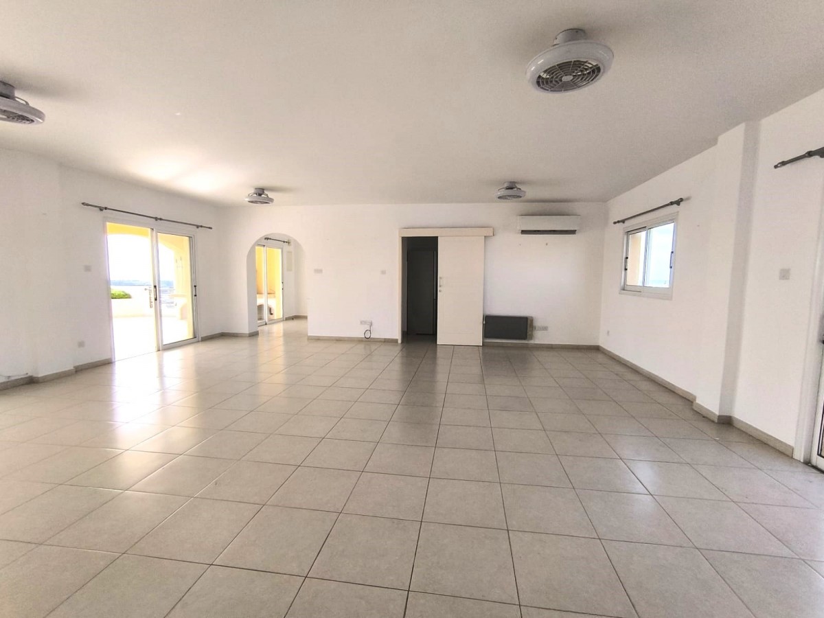 Penthouse For Sale  in  Geroskipou