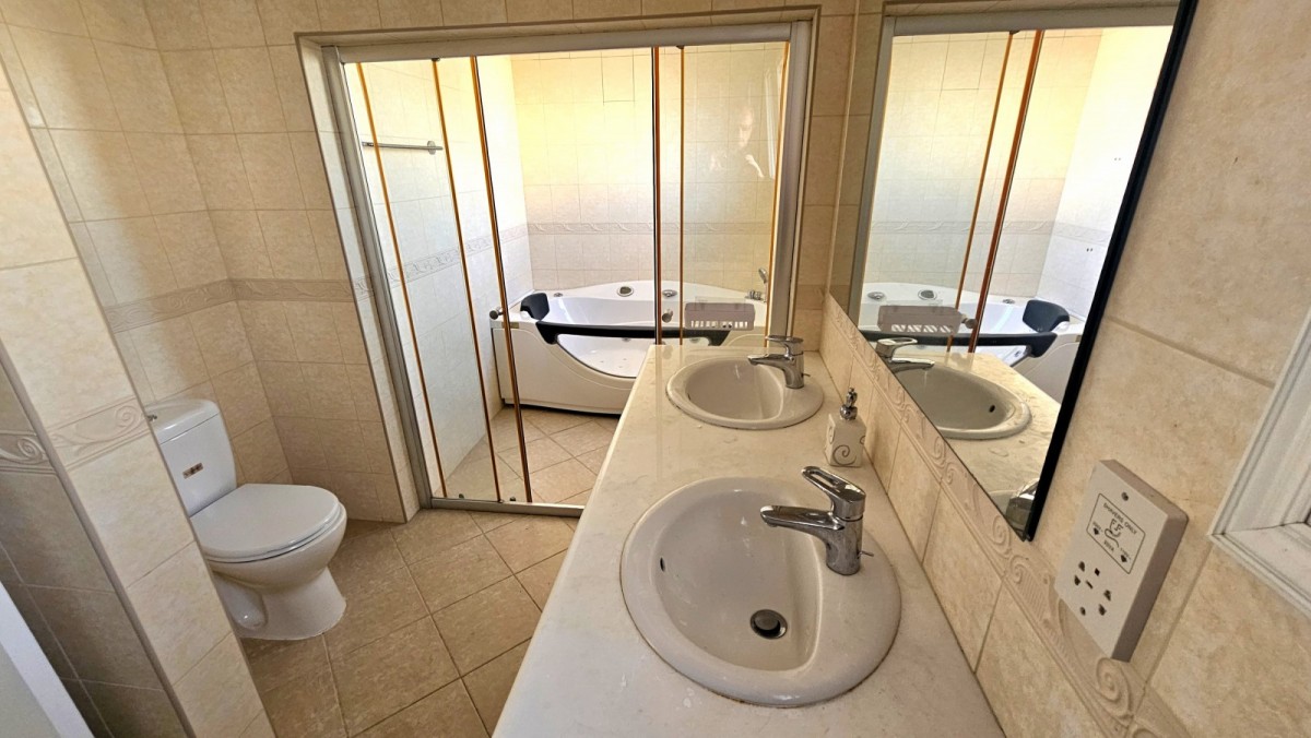 Penthouse For Sale  in  Geroskipou