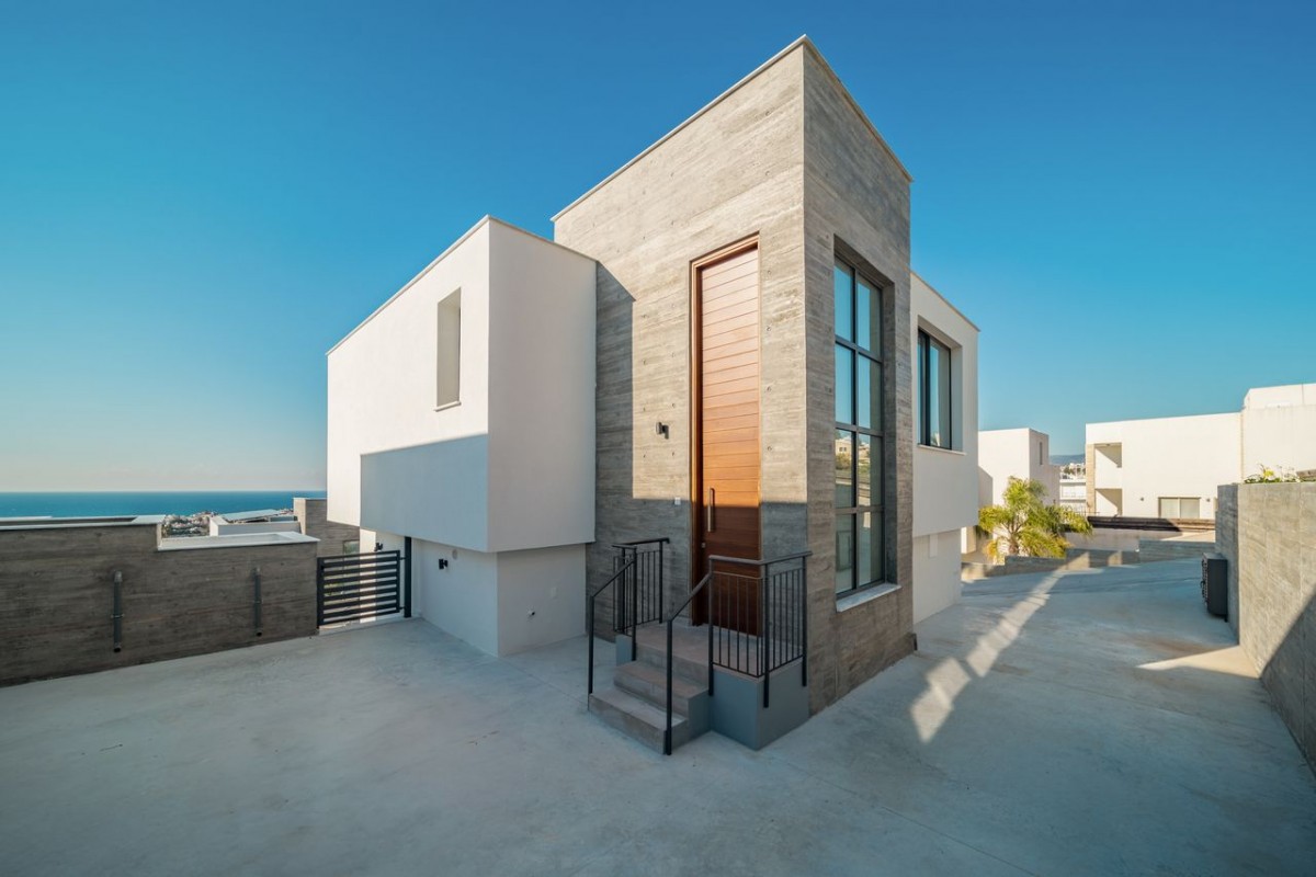 Detached Villa For Sale  in  Chlorakas