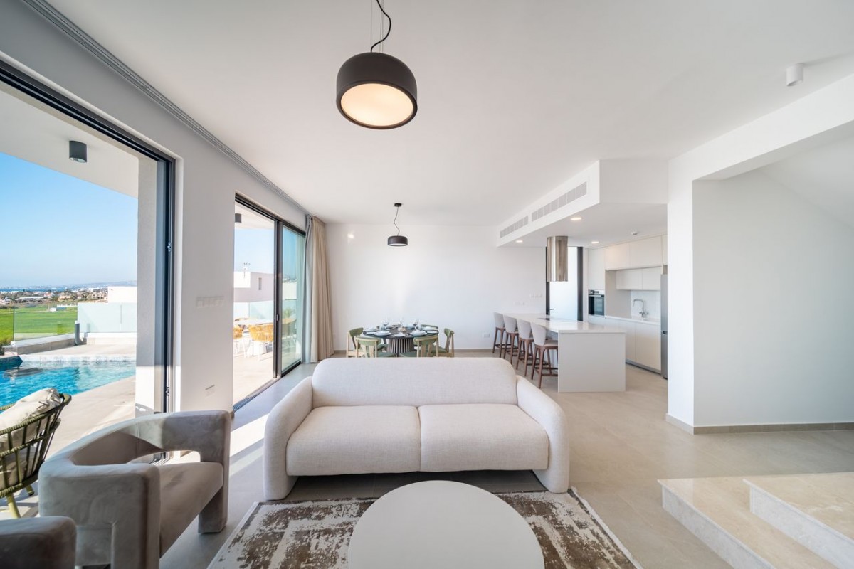 Detached Villa For Sale  in  Chlorakas