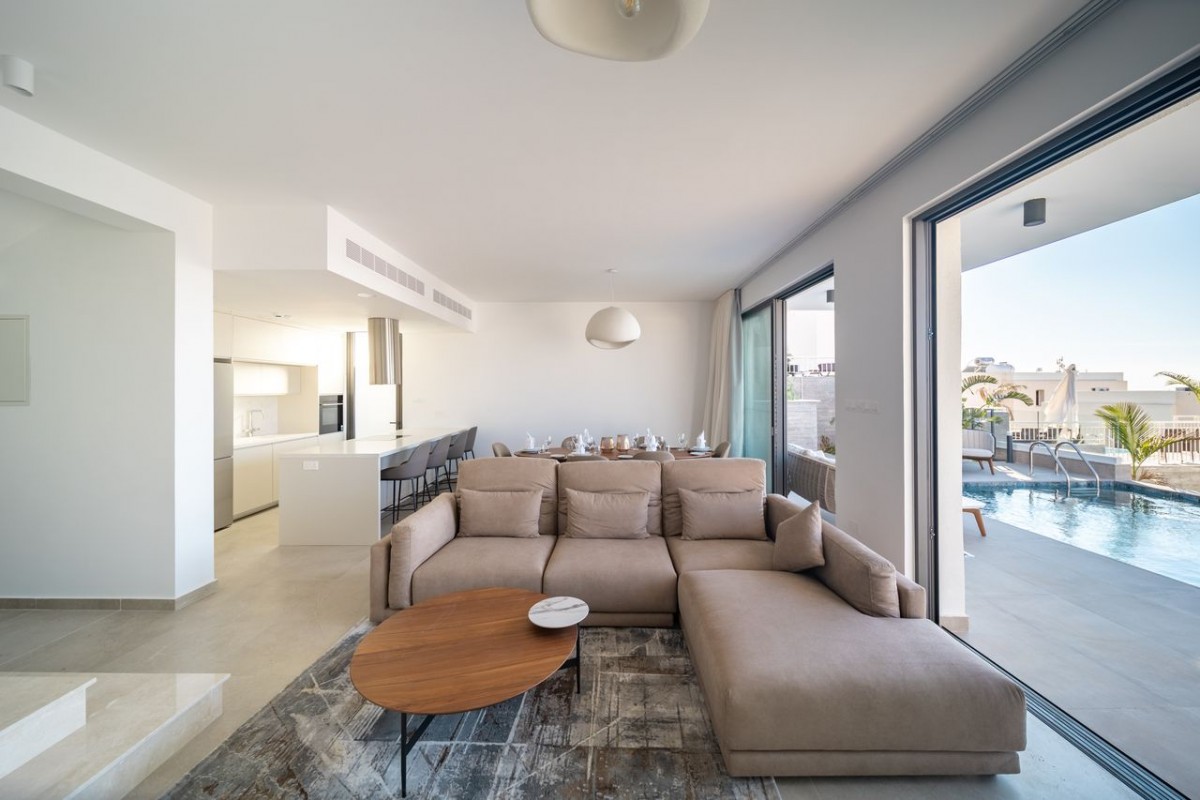 Detached Villa For Sale  in  Chlorakas