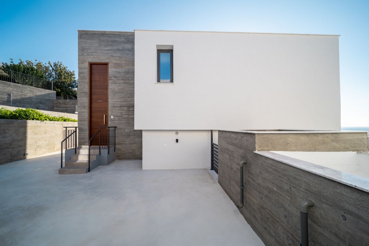 Detached Villa For Sale  in  Chlorakas