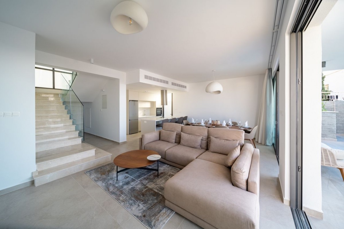 Detached Villa For Sale  in  Chlorakas