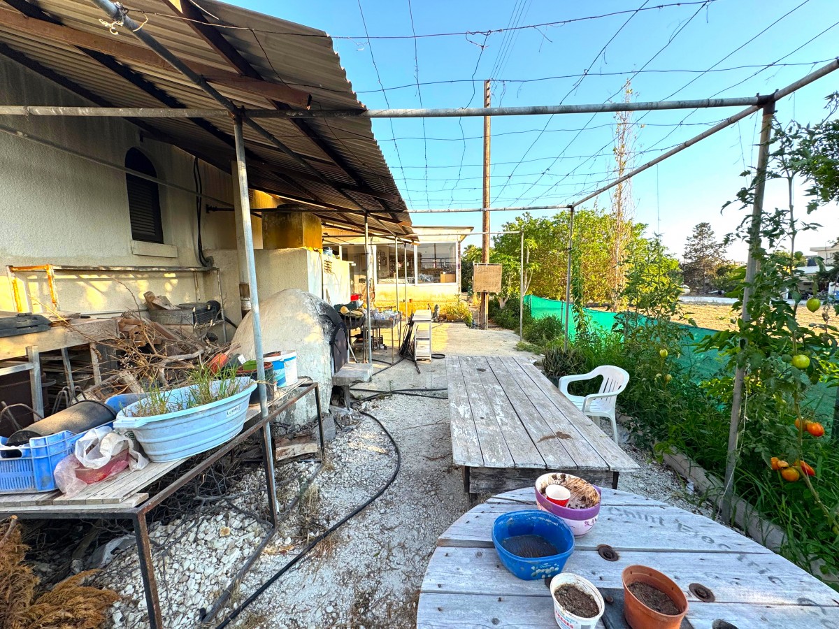 Bungalow For Sale  in  Chlorakas