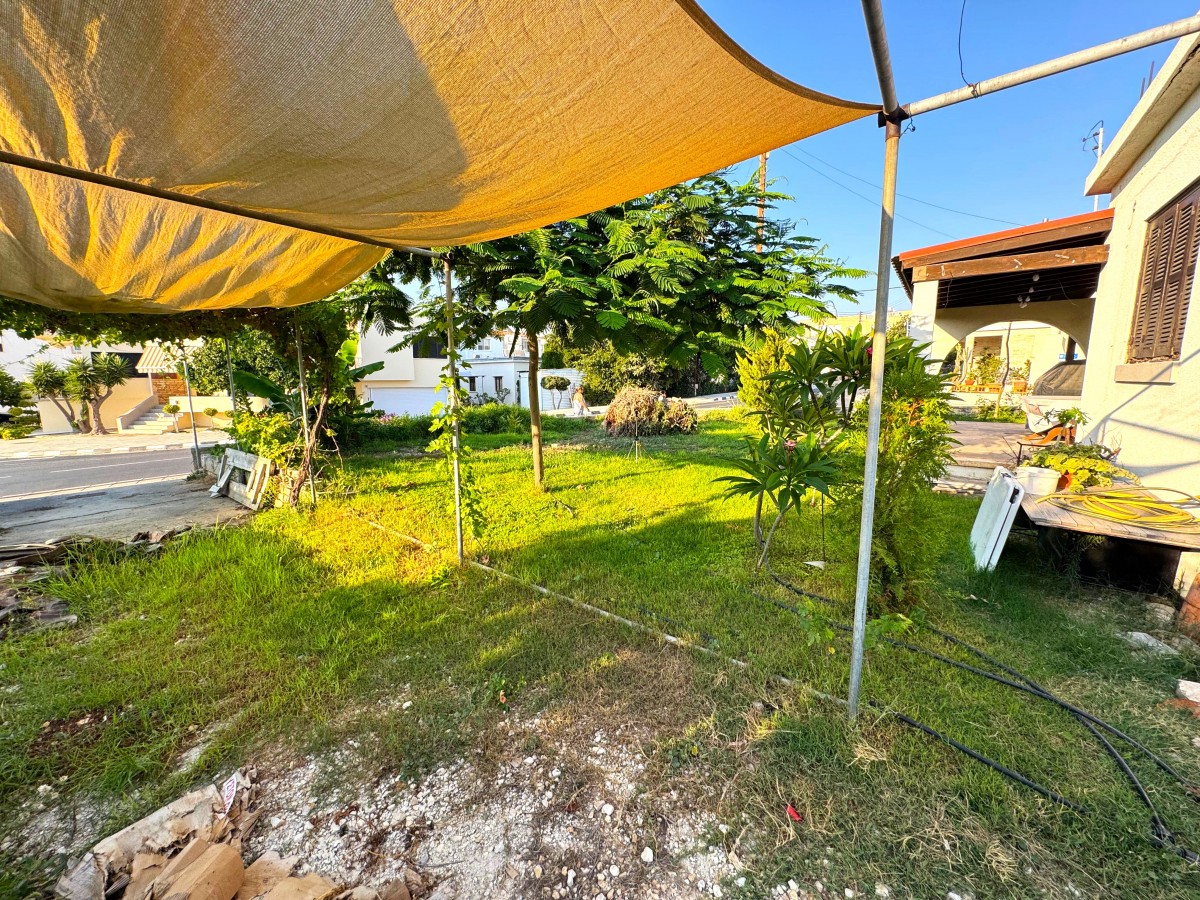 Bungalow For Sale  in  Chlorakas