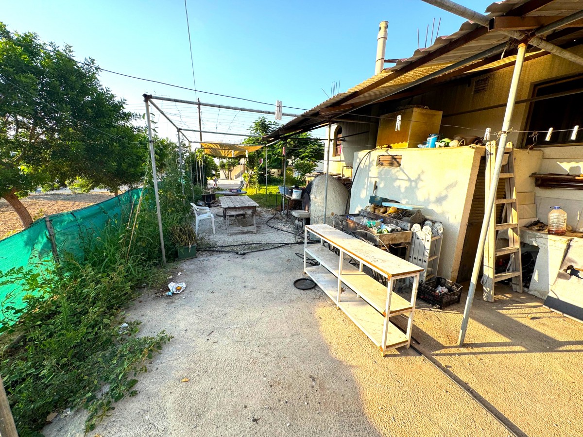 Bungalow For Sale  in  Chlorakas