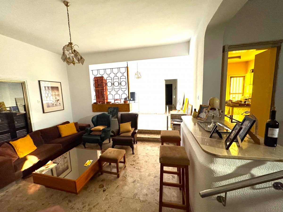 Bungalow For Sale  in  Chlorakas