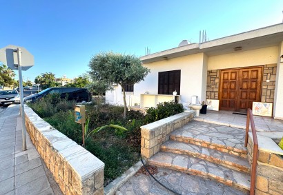 Chlorakas, Paphos Bungalow For Sale | DT3624