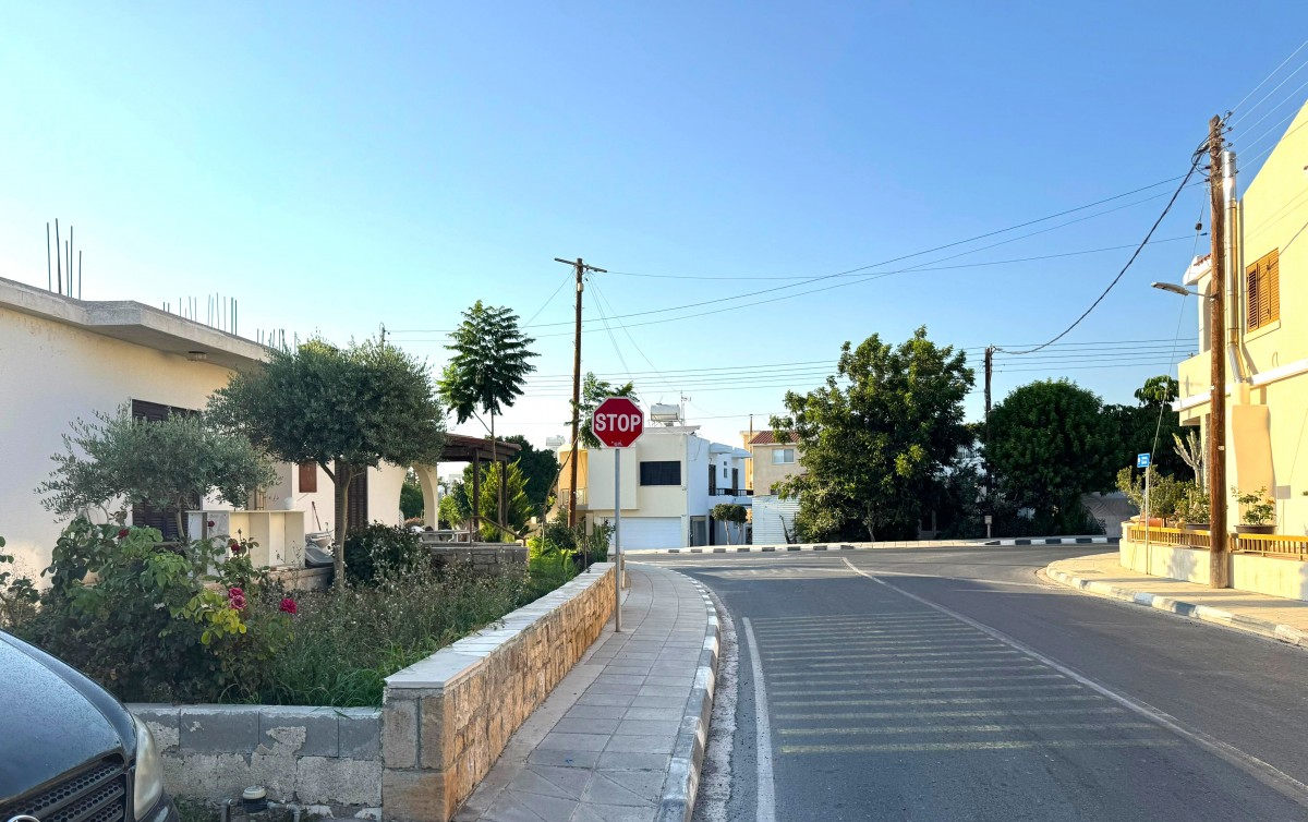 Bungalow For Sale  in  Chlorakas