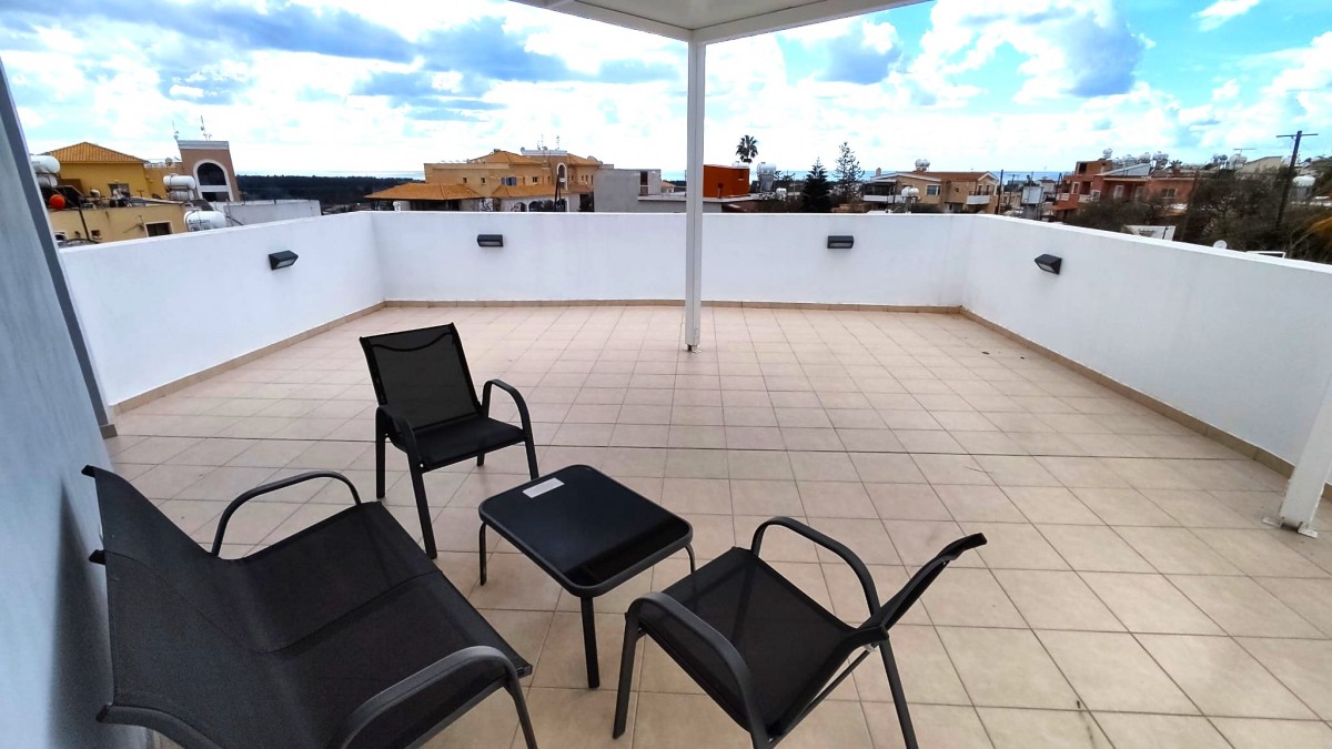 Building For Sale  in  Geroskipou