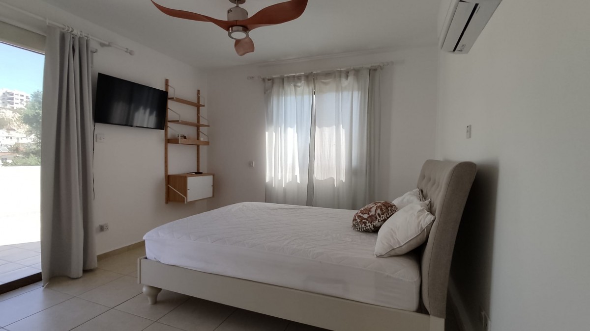 Building For Sale  in  Kato Paphos - Universal