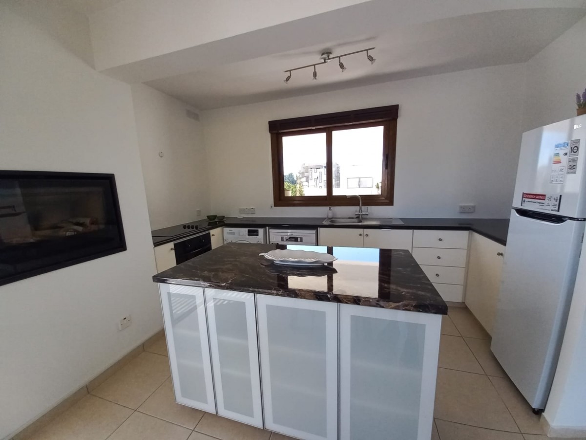 Building For Sale  in  Kato Paphos - Universal