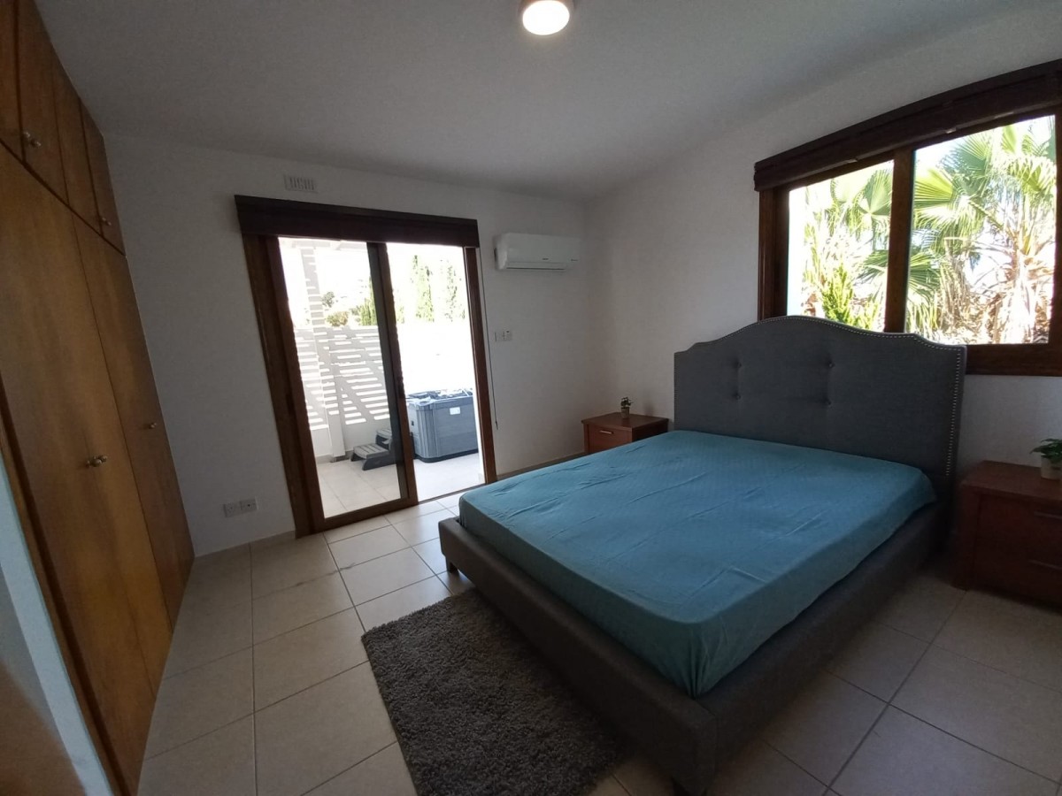 Building For Sale  in  Kato Paphos - Universal