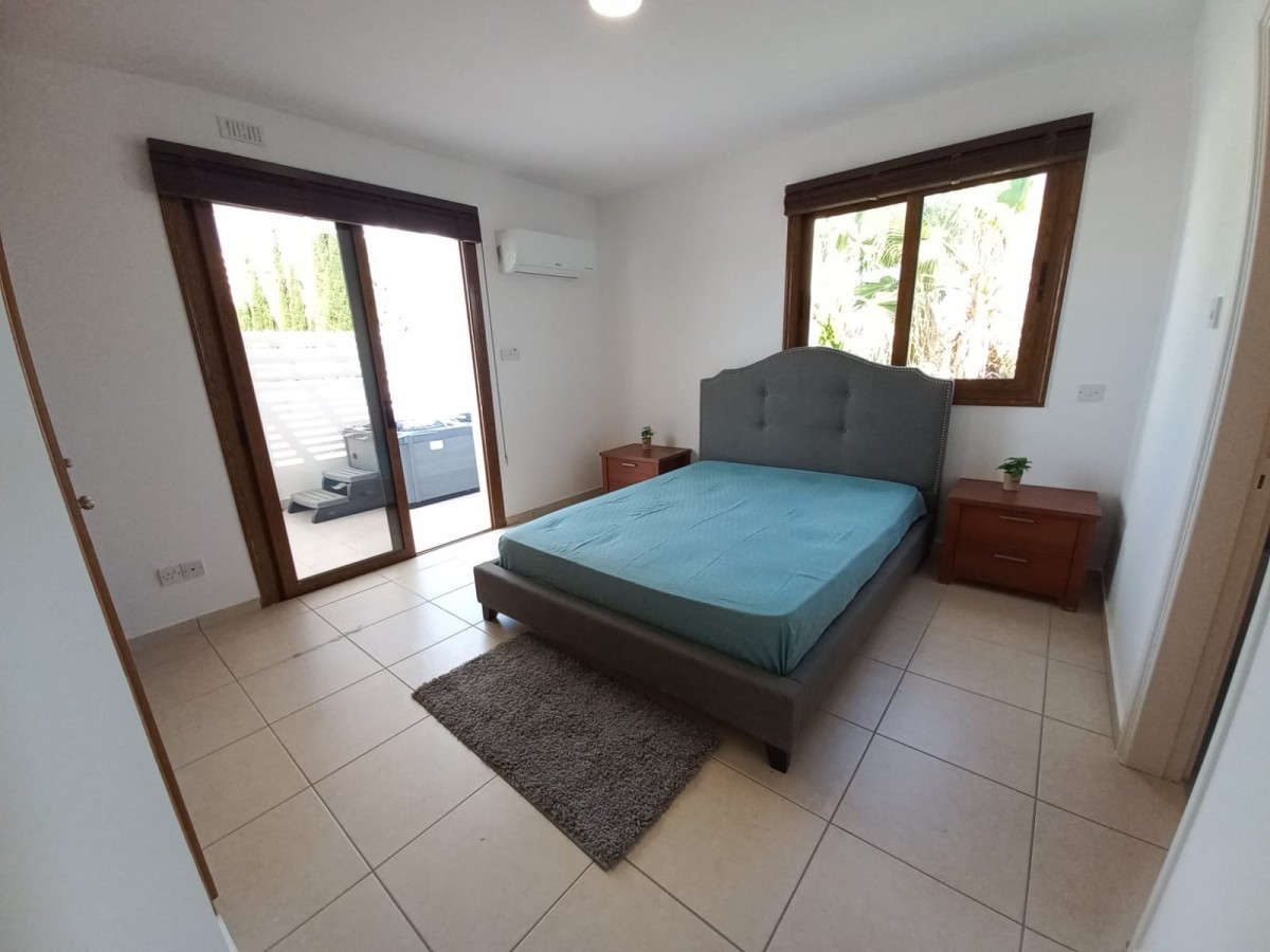 Building For Sale  in  Kato Paphos - Universal