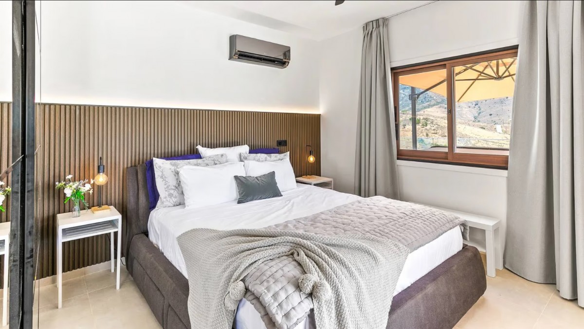 Detached Villa For Sale  in  Peyia