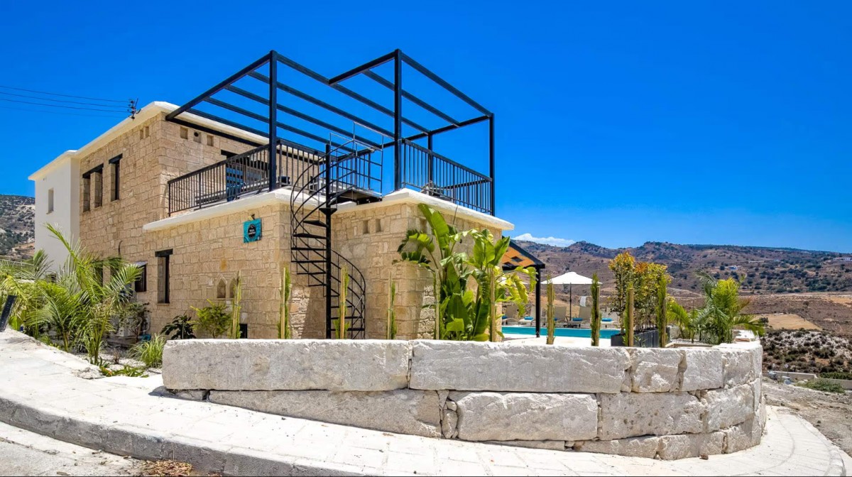 Detached Villa For Sale  in  Peyia
