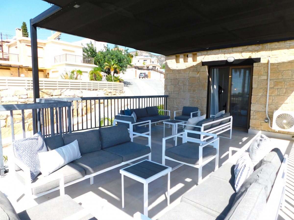 Detached Villa For Sale  in  Peyia
